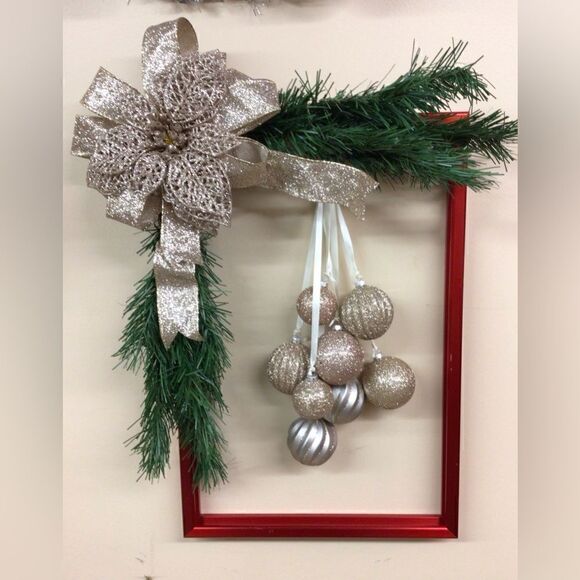 Christmas red frame with silver Inv 245 - Picture 1 of 1